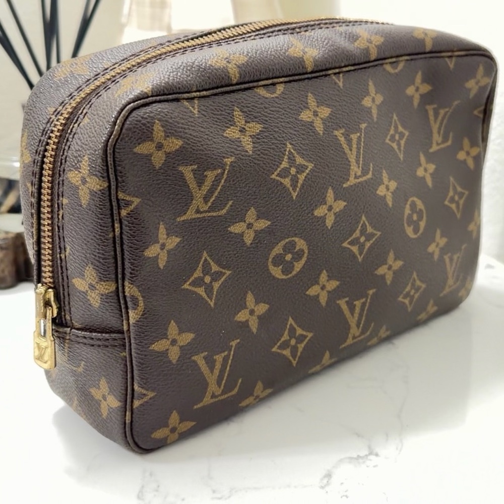Louis Vuitton Trousse 23/ Cosmetic Pouch - Picture 6 of 15
